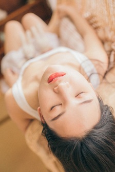 太满了会溢出来的成语